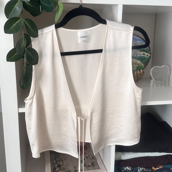LESET Cream Satin Lounge Set Vest & Shorts XS Minimalist Luxe Sleepwear - Picture 3 of 8